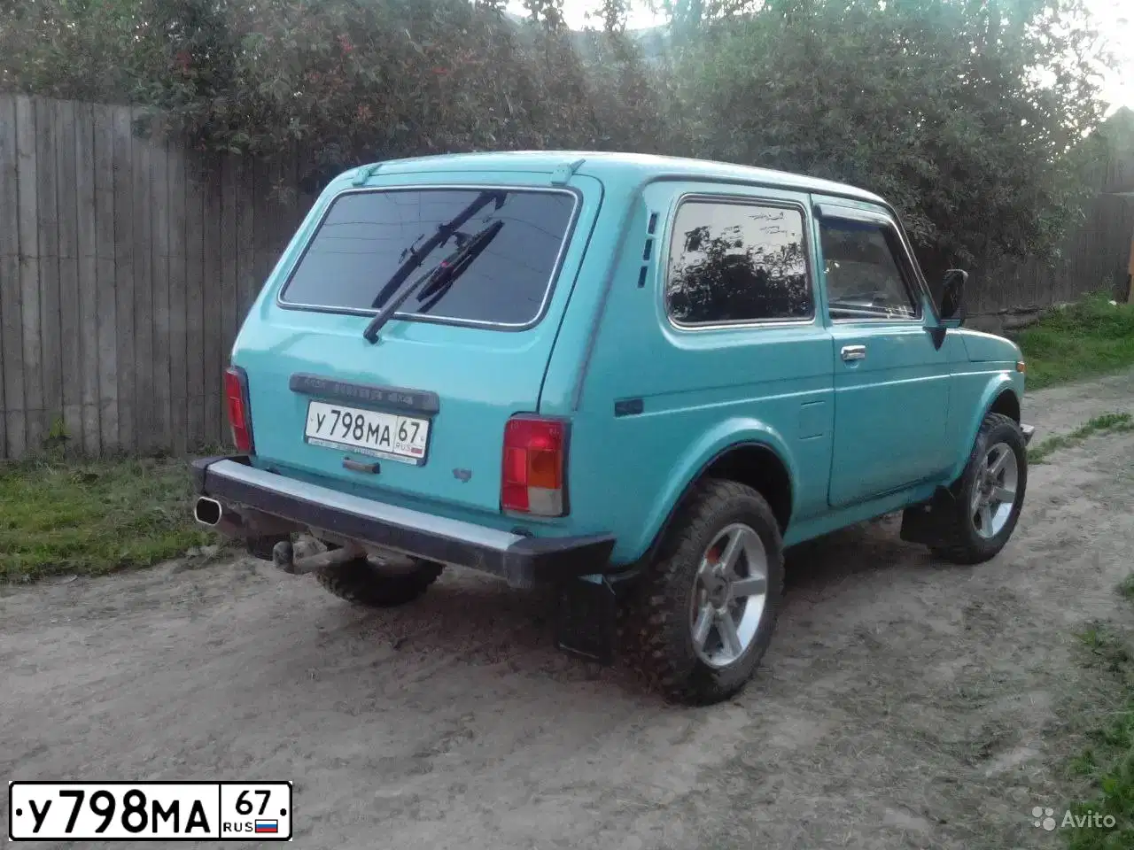 Фото автомобиля LADA 2121 NIVA, 2000 — госномер У798МА67. Цвет: СЕРО-ЗЕЛЕНО-ГОЛУБОЙ