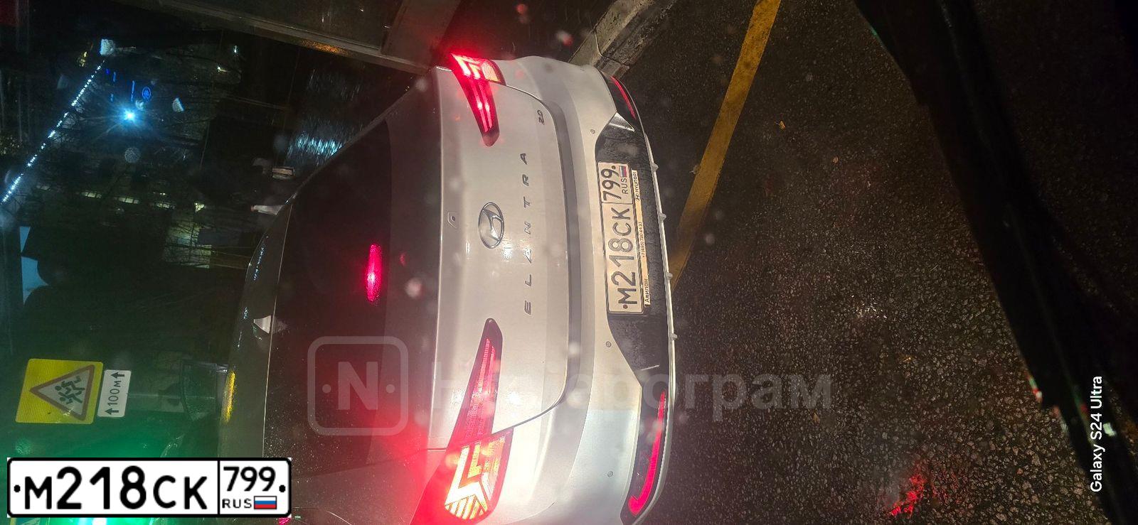 Фото автомобиля HYUNDAI ELANTRA, 2019 — госномер М218СК799. Цвет: Серебристый