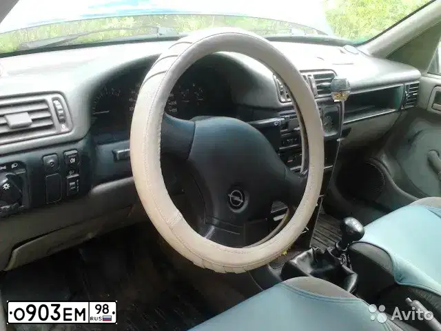 Фото автомобиля OPEL VECTRA, 1992 — госномер О903ЕМ98. Цвет: СИНИЙ
