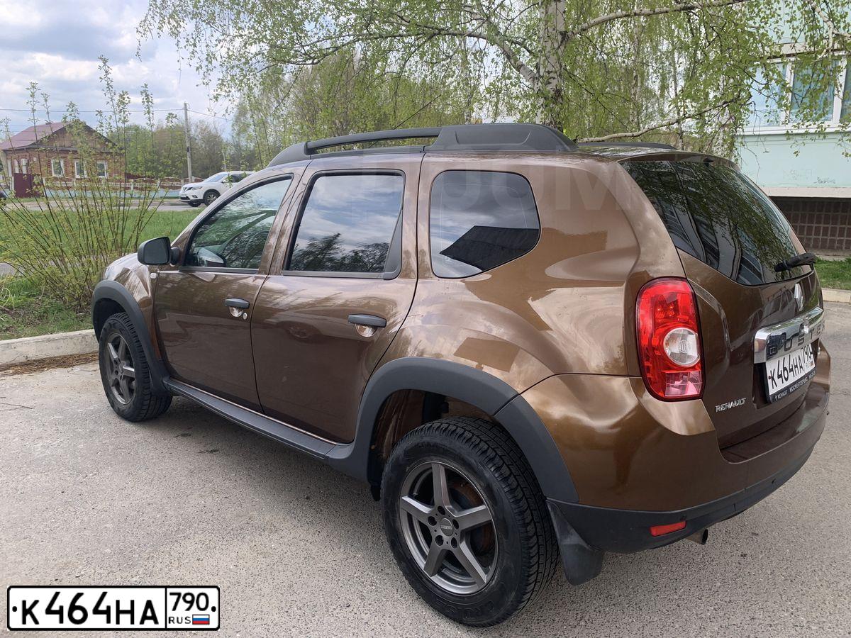 Фото автомобиля RENAULT DUSTER, 2012 — госномер К464НА790. Цвет: Коричневый