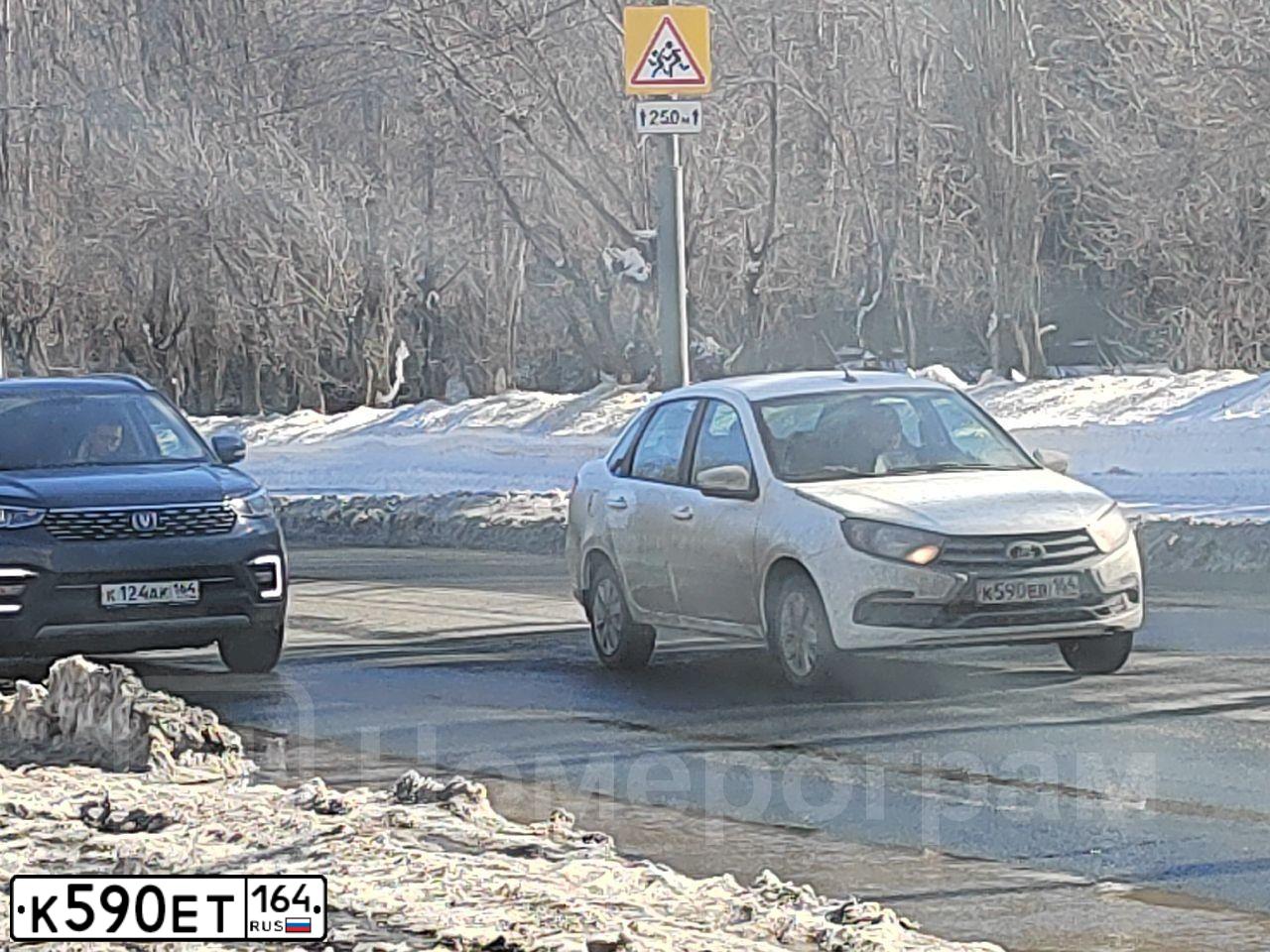 Фото автомобиля LADA VESTA, 2019 — госномер К590ЕТ164. Цвет: СЕРЫЙ