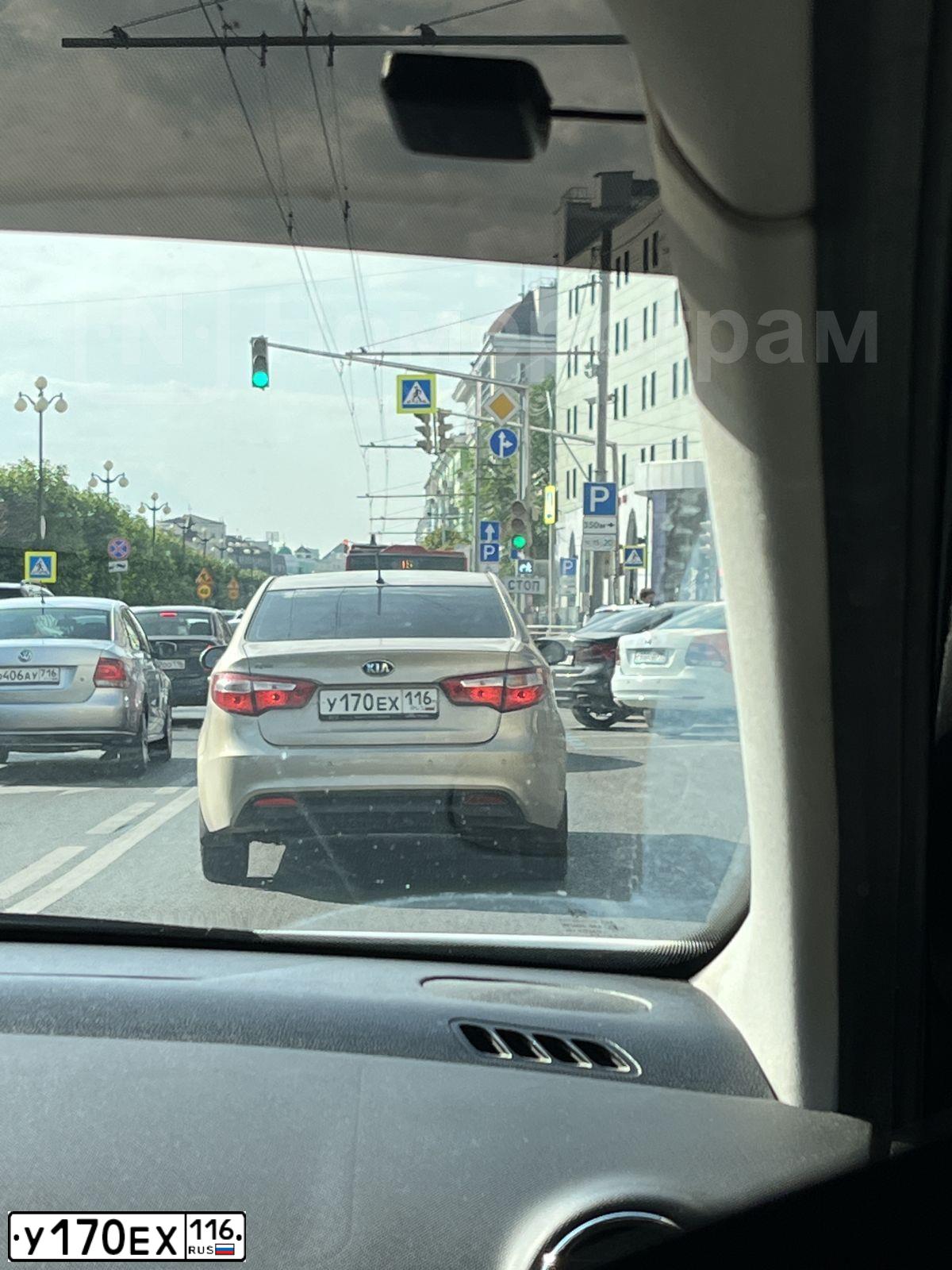 Фото автомобиля KIA RIO, 2014 — госномер У170ЕХ116. Цвет: БЕЖЕВЫЙ