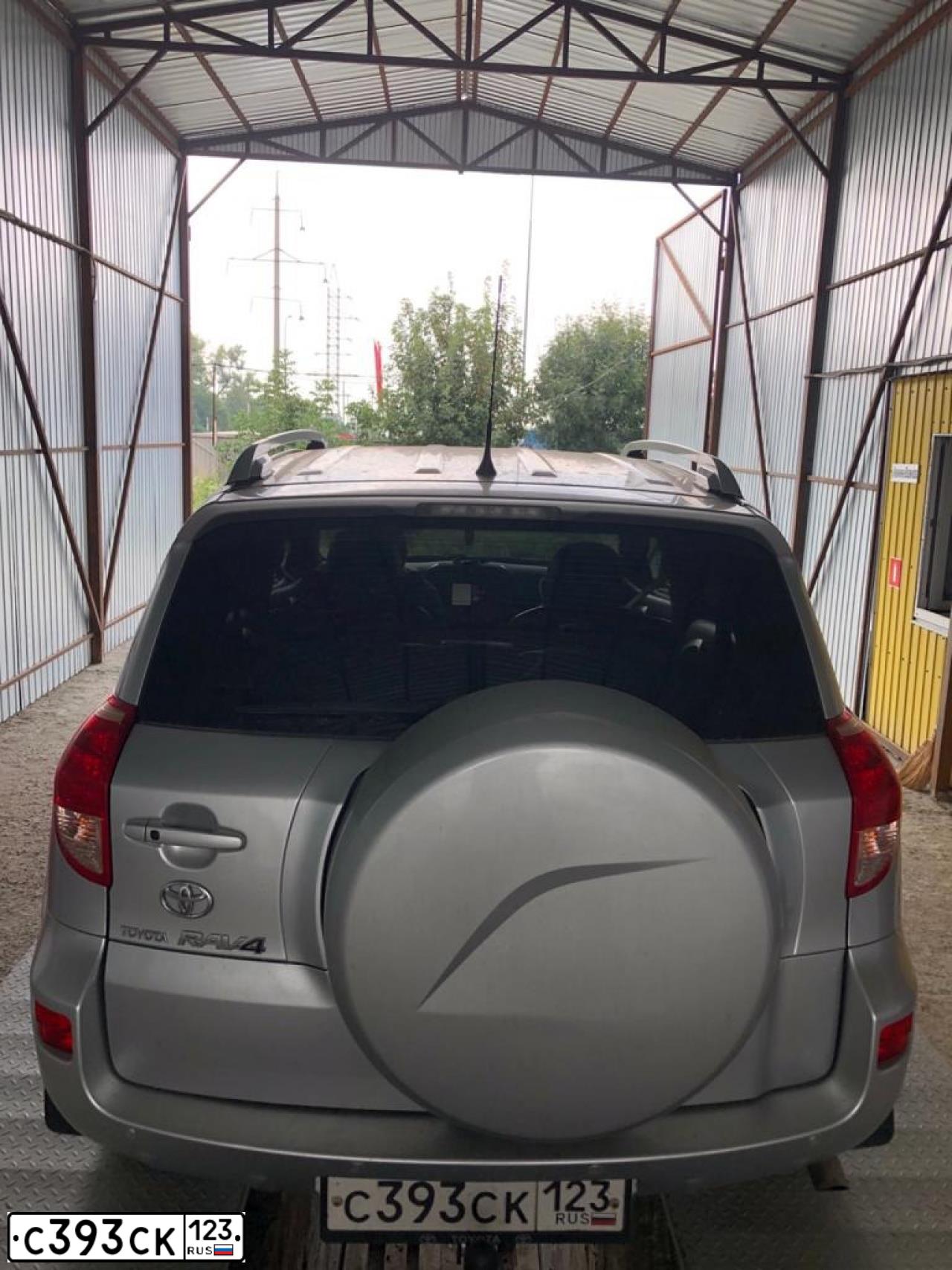 Фото автомобиля TOYOTA RAV4, 2007 — госномер С393СК123. Цвет: СЕРЕБРИСТЫЙ