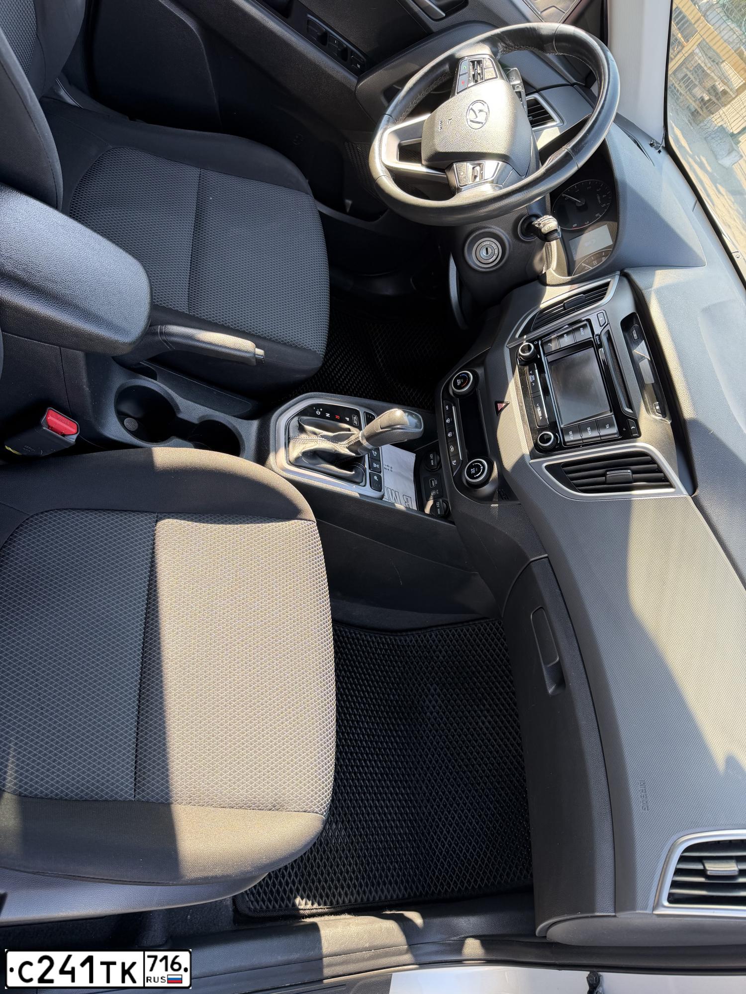 Фото автомобиля HYUNDAI CRETA, 2016 — госномер С241ТК716. Цвет: Серебристый