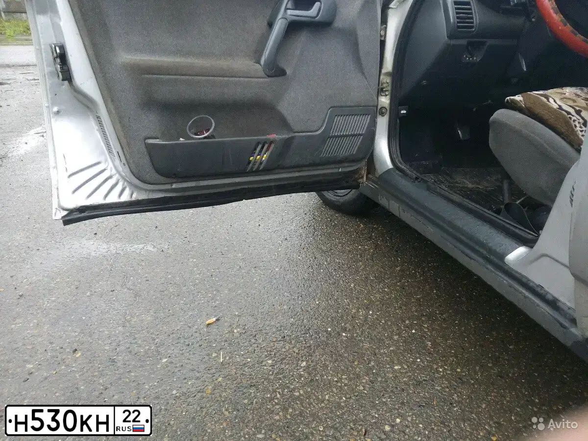Фото автомобиля LADA 2112, 2003 — госномер Н530КН22. Цвет: СВЕТЛО-СЕРЕБРИСТЫЙ МЕТАЛЛ