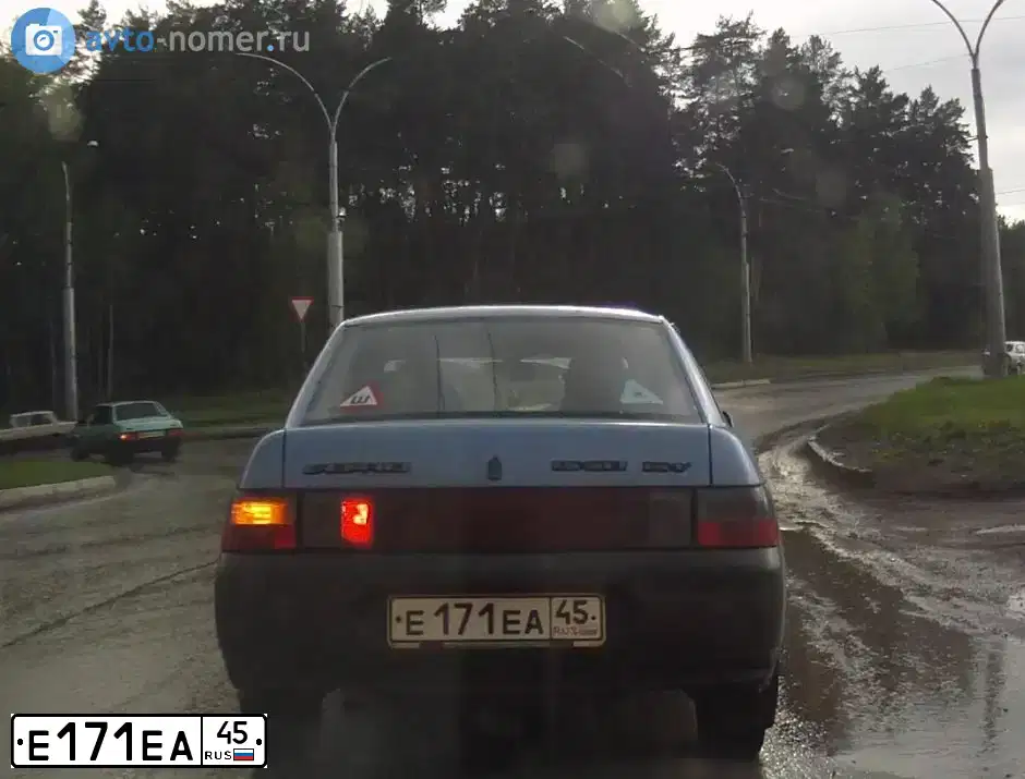 Фото автомобиля HYUNDAI ACCENT, 2005 — госномер Х999ЕВ196