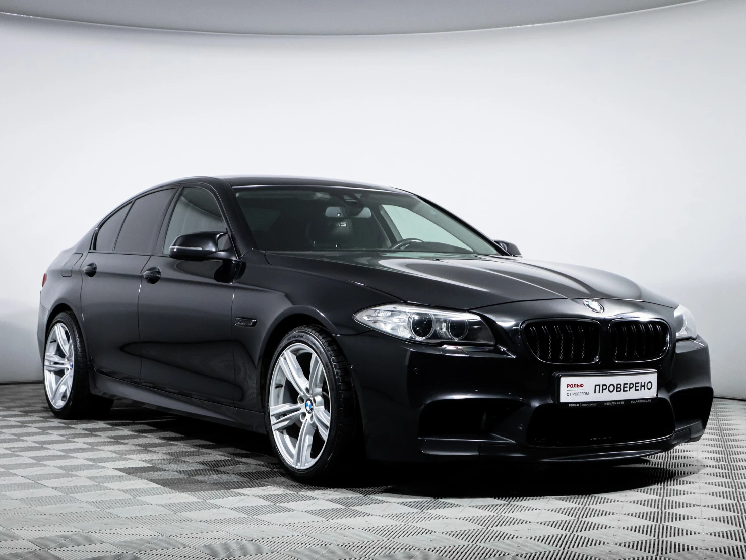 Фото автомобиля BMW SERIE 5, 2014 — госномер Е006СХ190. Цвет: ЧЕРНЫЙ