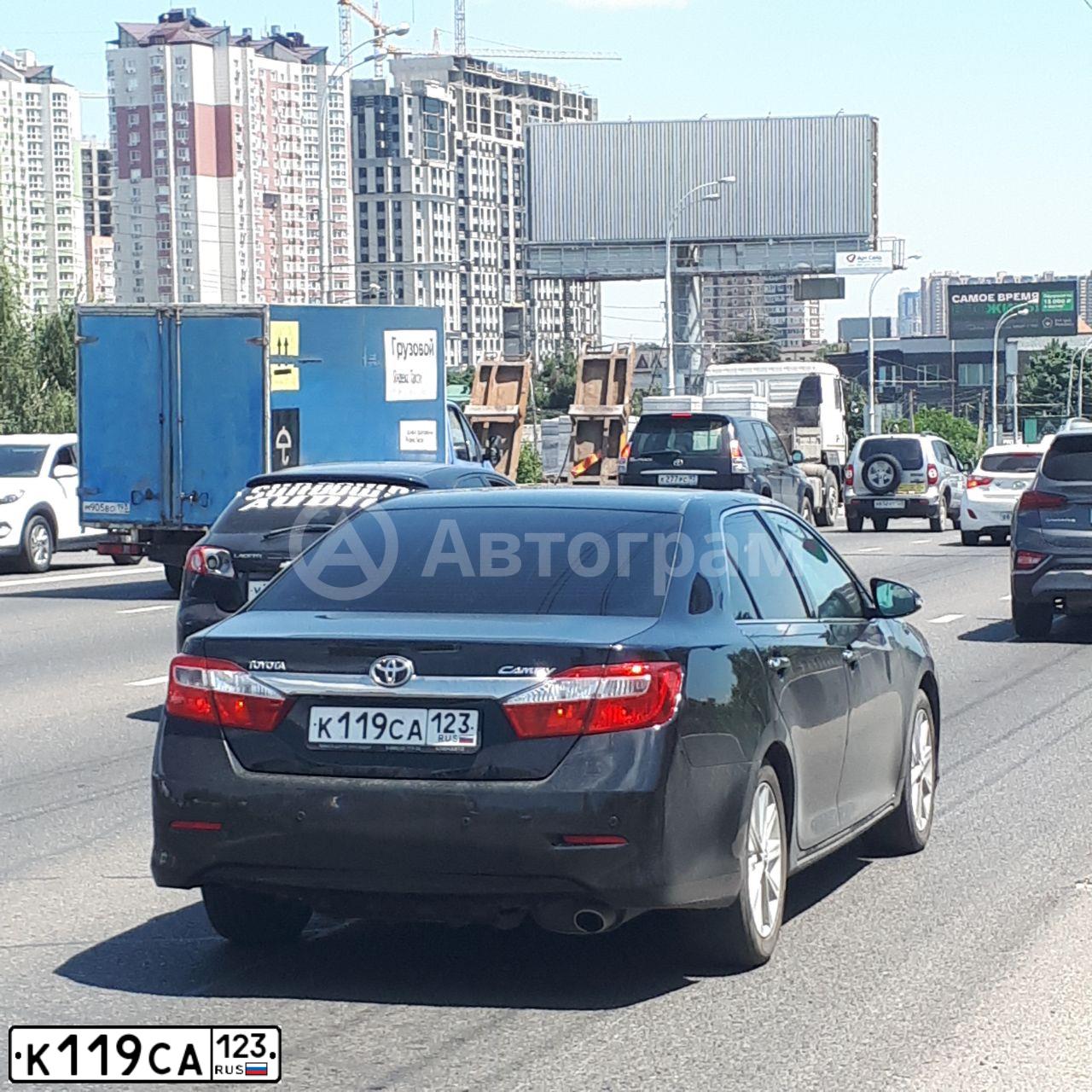Фото автомобиля TOYOTA CAMRY, 2013 — госномер К119СА123. Цвет: ЧЕРНЫЙ