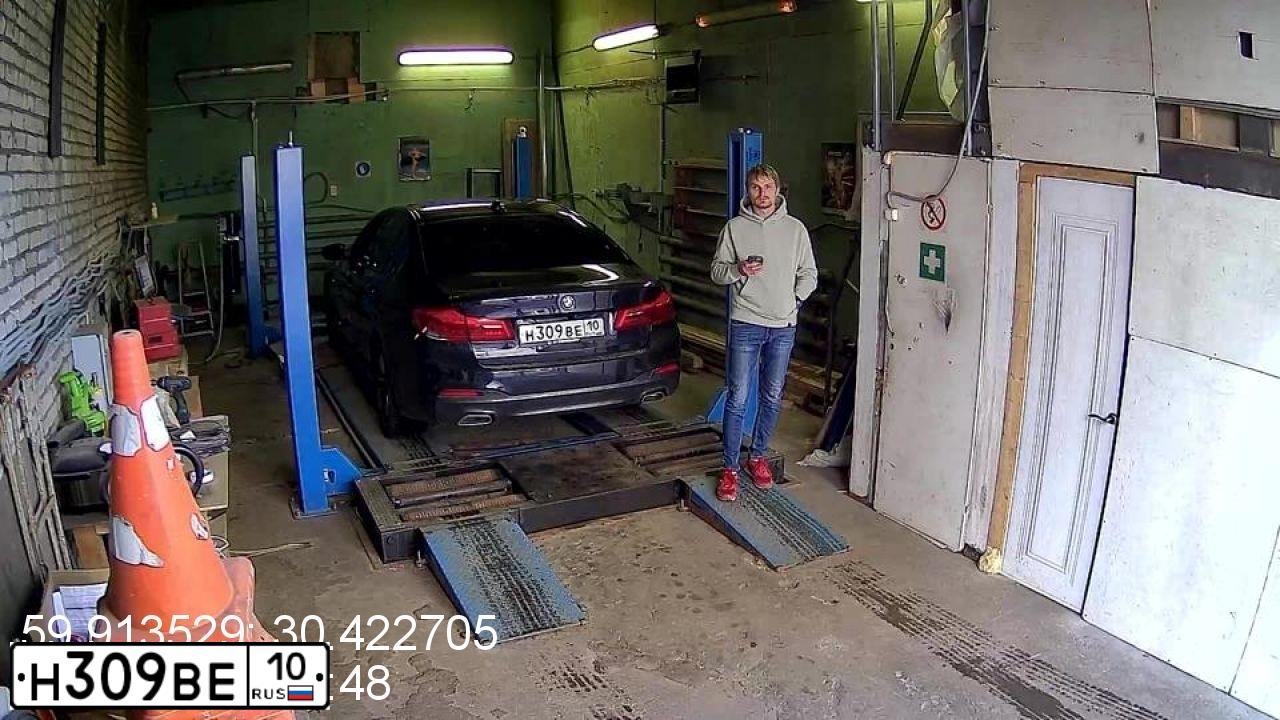 Фото автомобиля БМВ 520D XDRIVE, 2018 — госномер А123ТХ147. Цвет: ЧЕРНЫЙ