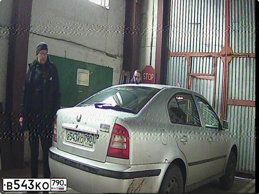 Фото автомобиля SKODA OCTAVIA, 2001 — госномер Р646АВ46. Цвет: СВЕТЛО-СЕРЫЙ