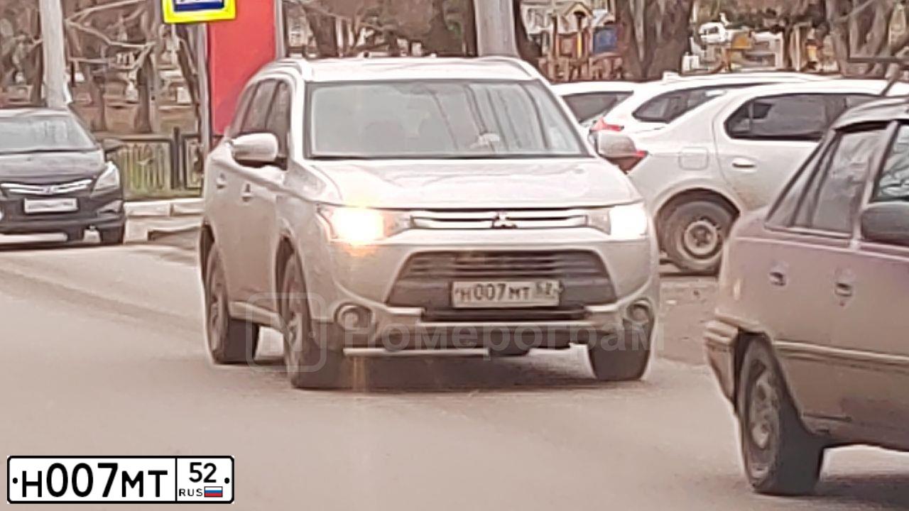 Фото автомобиля NISSAN X-TRAIL, 2005 — госномер Н626РМ152. Цвет: ЧЕРНЫЙ