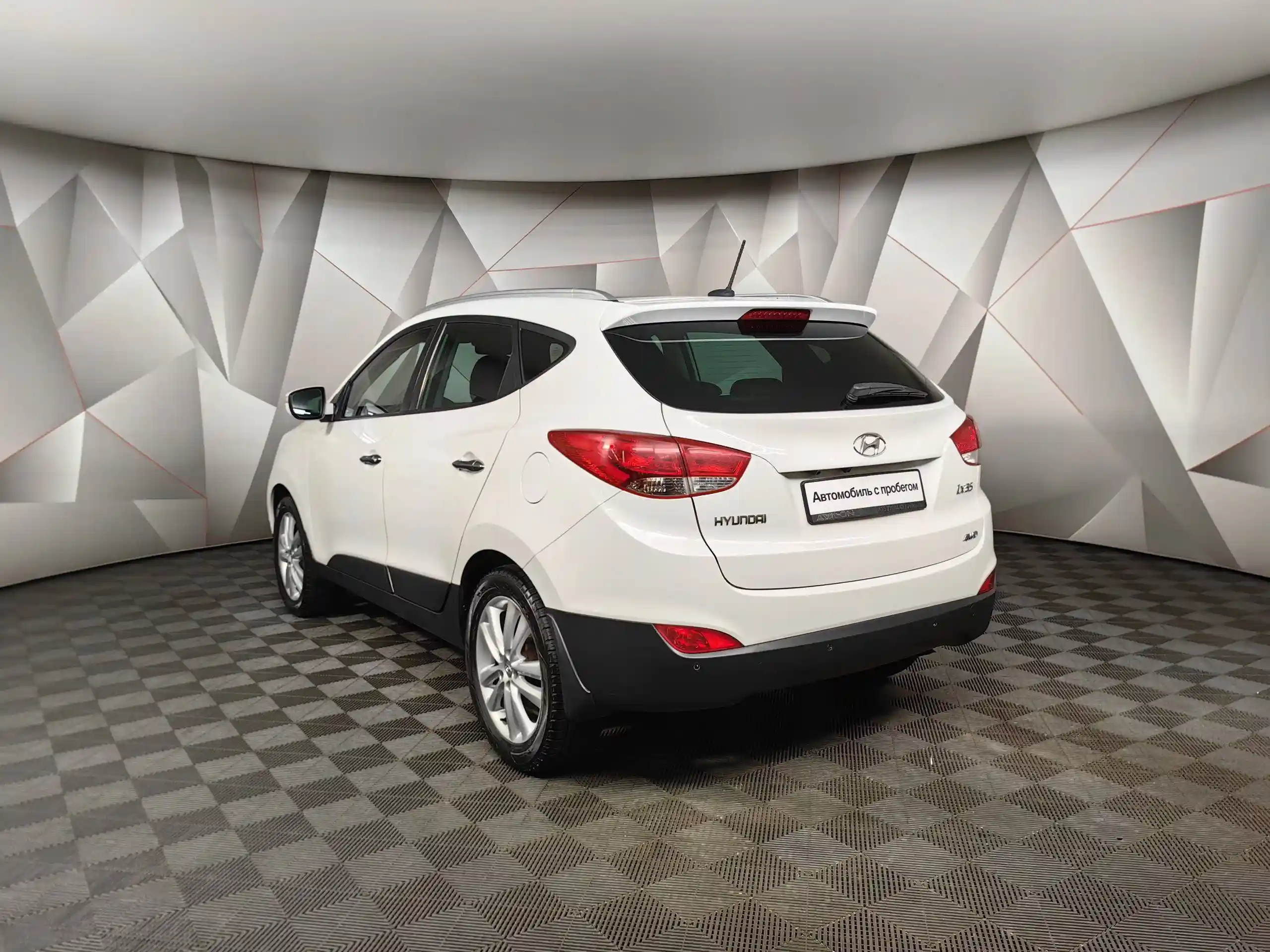 Фото автомобиля HYUNDAI IX35, 2012 — госномер О692ЕМ977