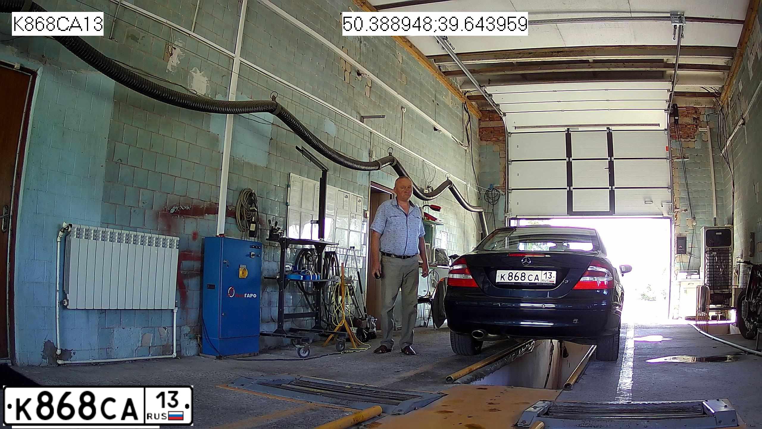 Фото автомобиля MERCEDES-BENZ CLK-KLASSE, 2002 — госномер М798ЕС136. Цвет: ЧЕРНЫЙ