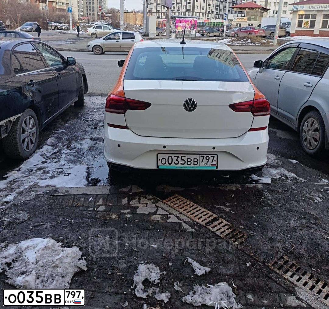 Фото автомобиля VOLKSWAGEN POLO, 2020 — госномер О035ВВ797. Цвет: Белый