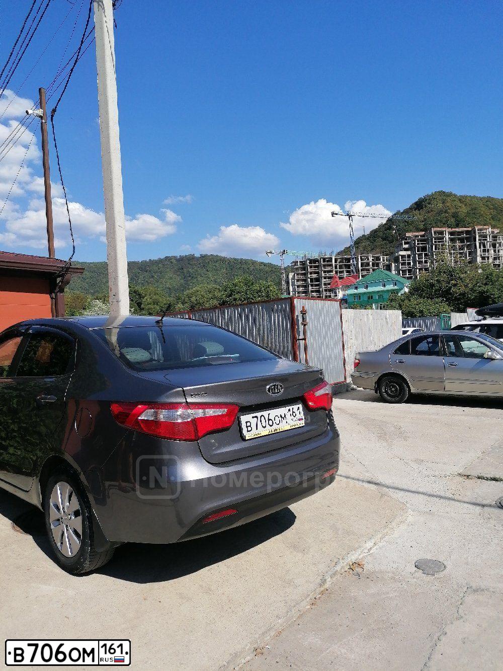 Фото автомобиля KIA RIO, 2012. Цвет: СЕРЫЙ