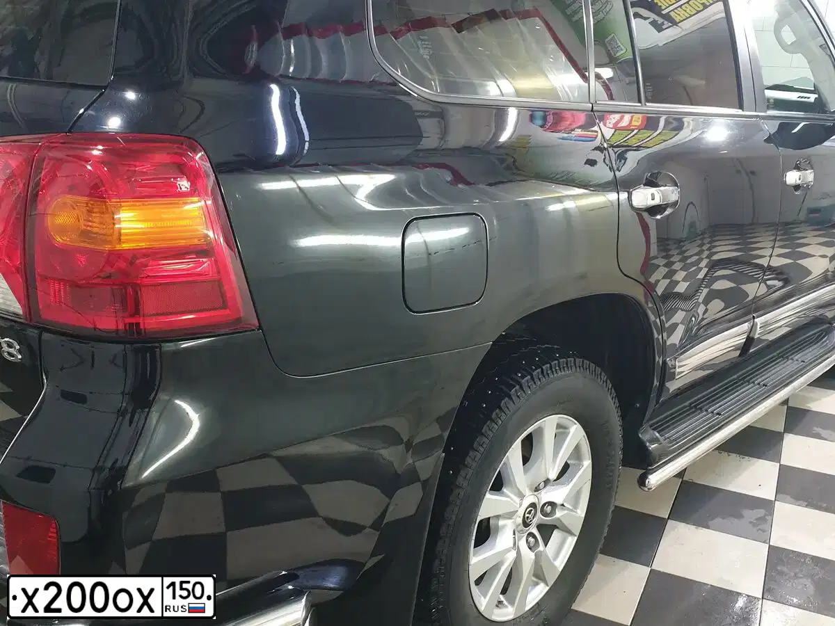 Фото автомобиля TOYOTA LANDCRUISER 200, 2018 — госномер Х200ОХ150. Цвет: БЕЛЫЙ