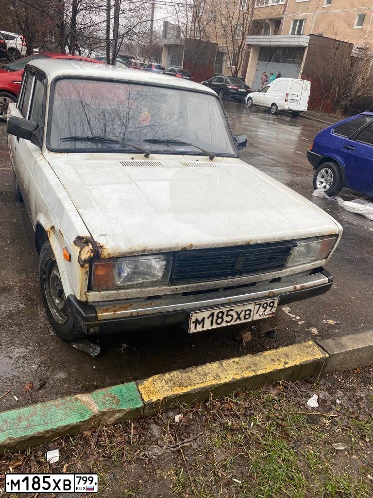Фото автомобиля LADA 2105 LADA, 2010 — госномер М185ХВ799. Цвет: Белый