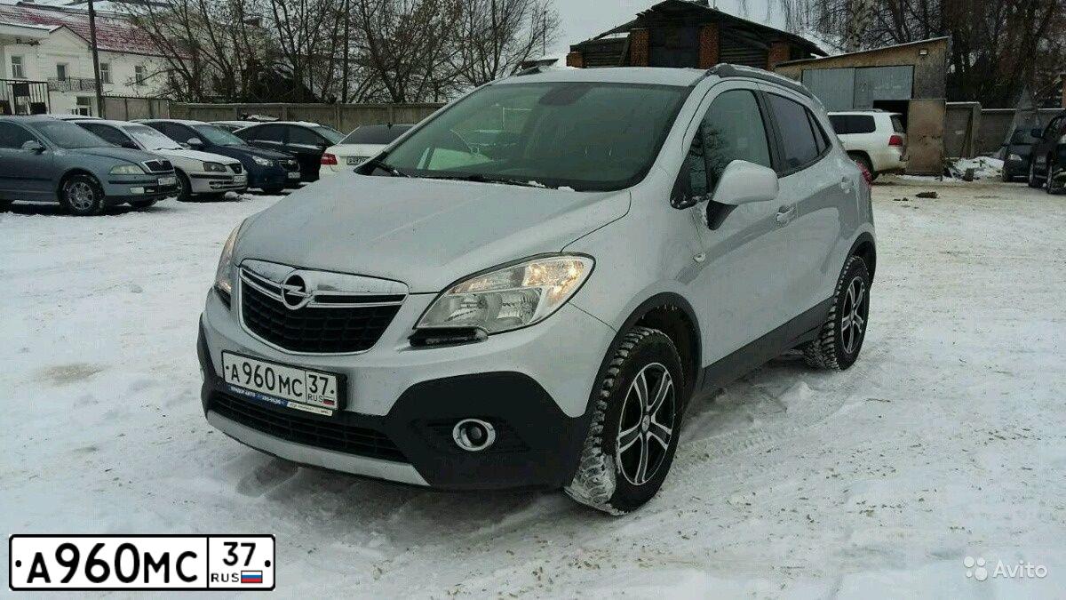 Фото автомобиля OPEL MOKKA, 2013 — госномер А960МС37. Цвет: серебристый