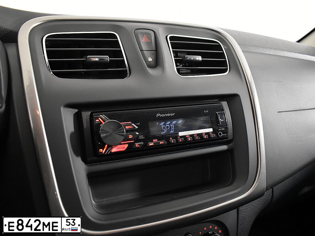 Фото автомобиля ISUZU NPR, 2017 — госномер Е824МЕ53. Цвет: БЕЛЫЙ
