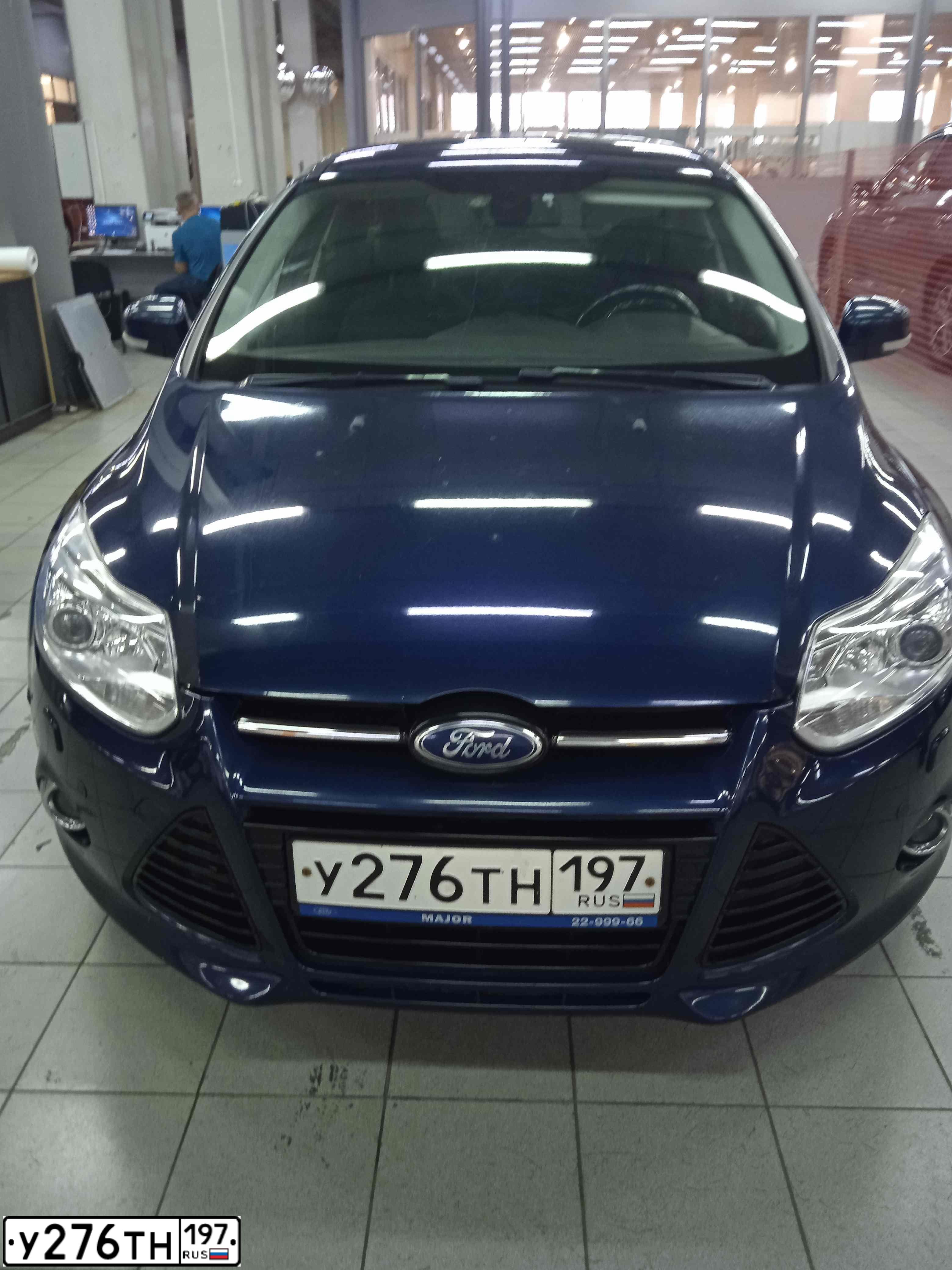 Фото автомобиля FORD FOCUS, 2012 — госномер У276ТН197. Цвет: СИНИЙ