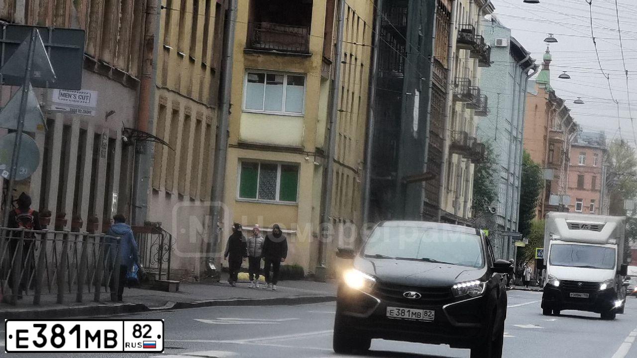 Фото автомобиля LADA XRAY, 2017 — госномер А298УУ147. Цвет: ЧЕРНЫЙ
