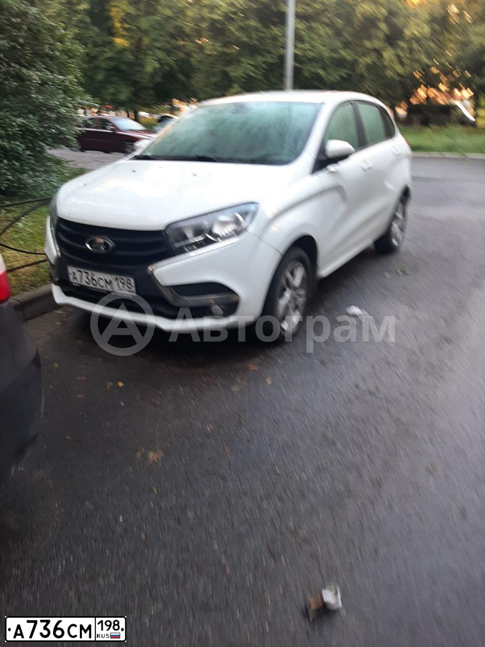 Фото автомобиля LADA XRAY, 2018 — госномер А736СМ198. Цвет: БЕЛЫЙ