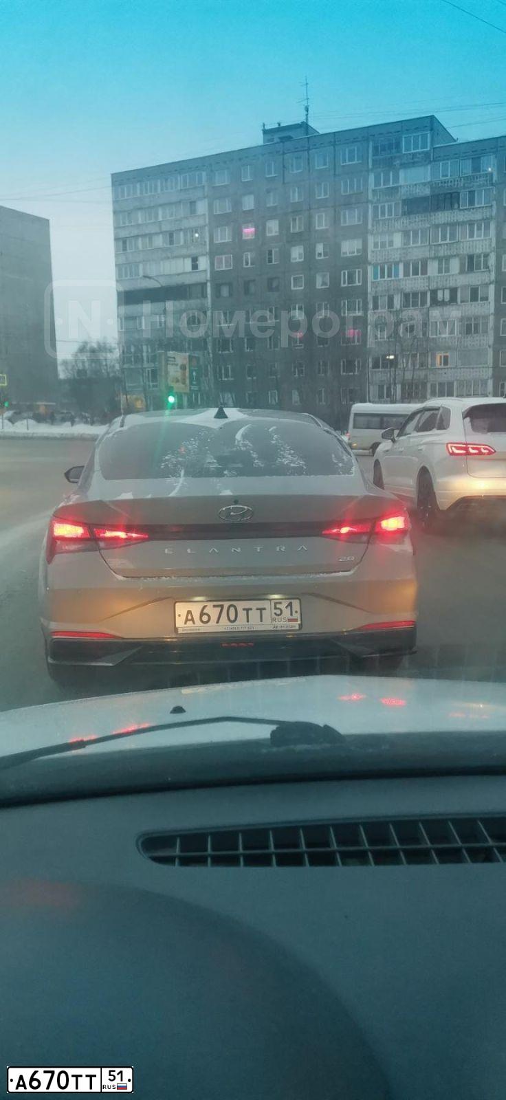 Фото автомобиля HYUNDAI ELANTRA, 2021 — госномер А670ТТ51. Цвет: СЕРЫЙ