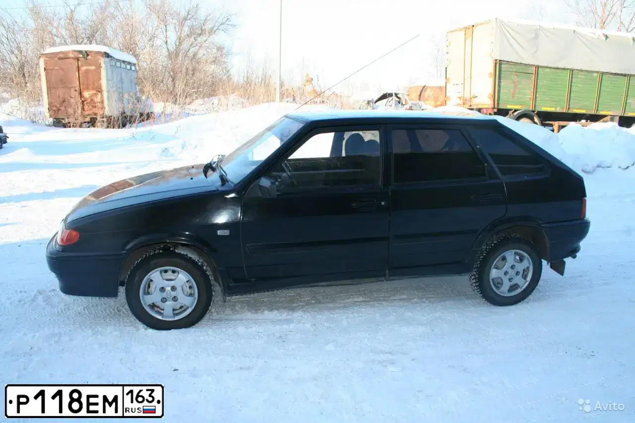 Фото автомобиля LADA 2114 SAMARA, 2010 — госномер Р118ЕМ163. Цвет: СИНЕ-ЧЕРНЫЙ