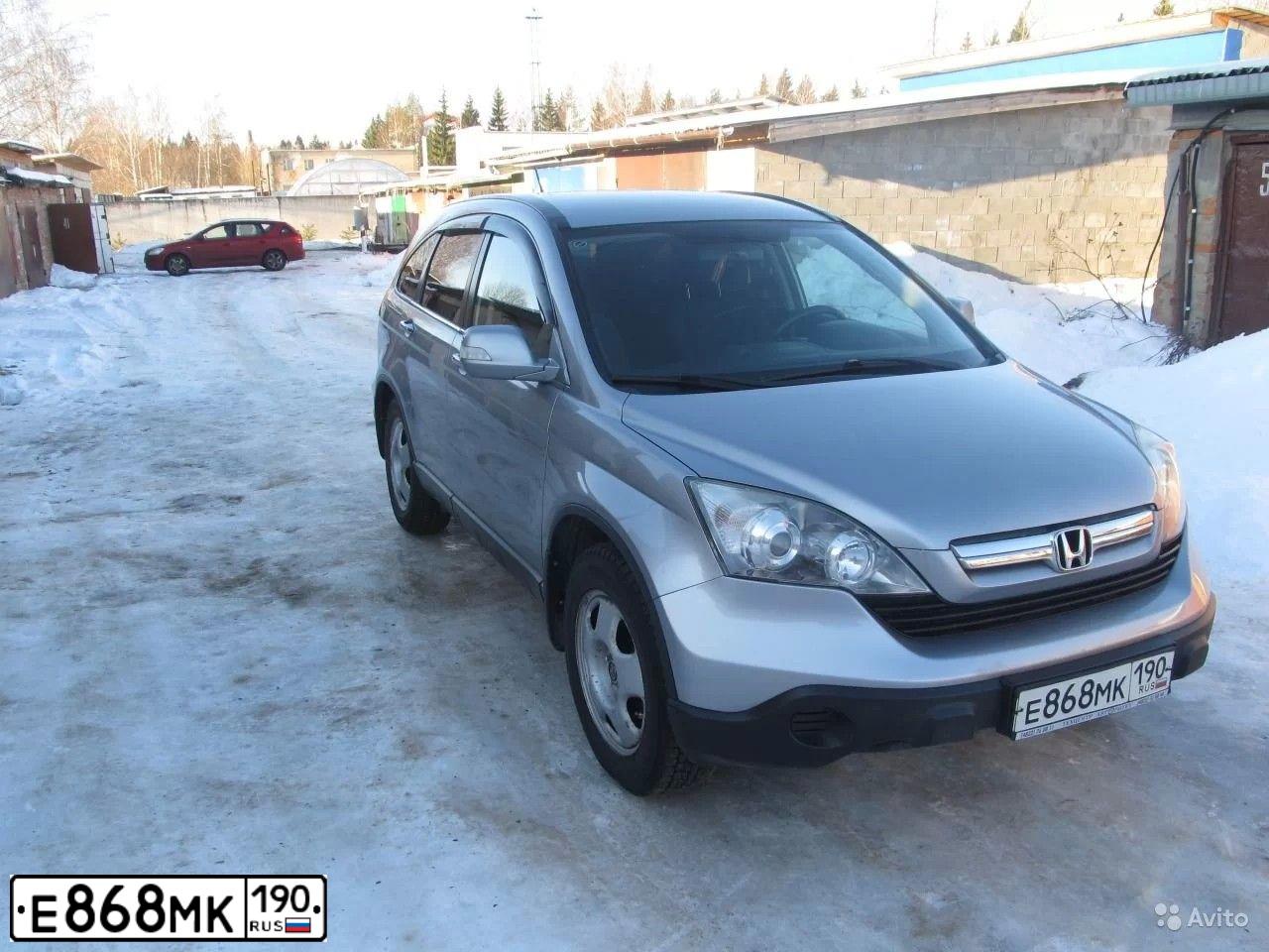 Фото автомобиля VOLKSWAGEN MULTIVAN, 2007 — госномер У775ОМ43. Цвет: СВЕТЛО- СЕРЫЙ
