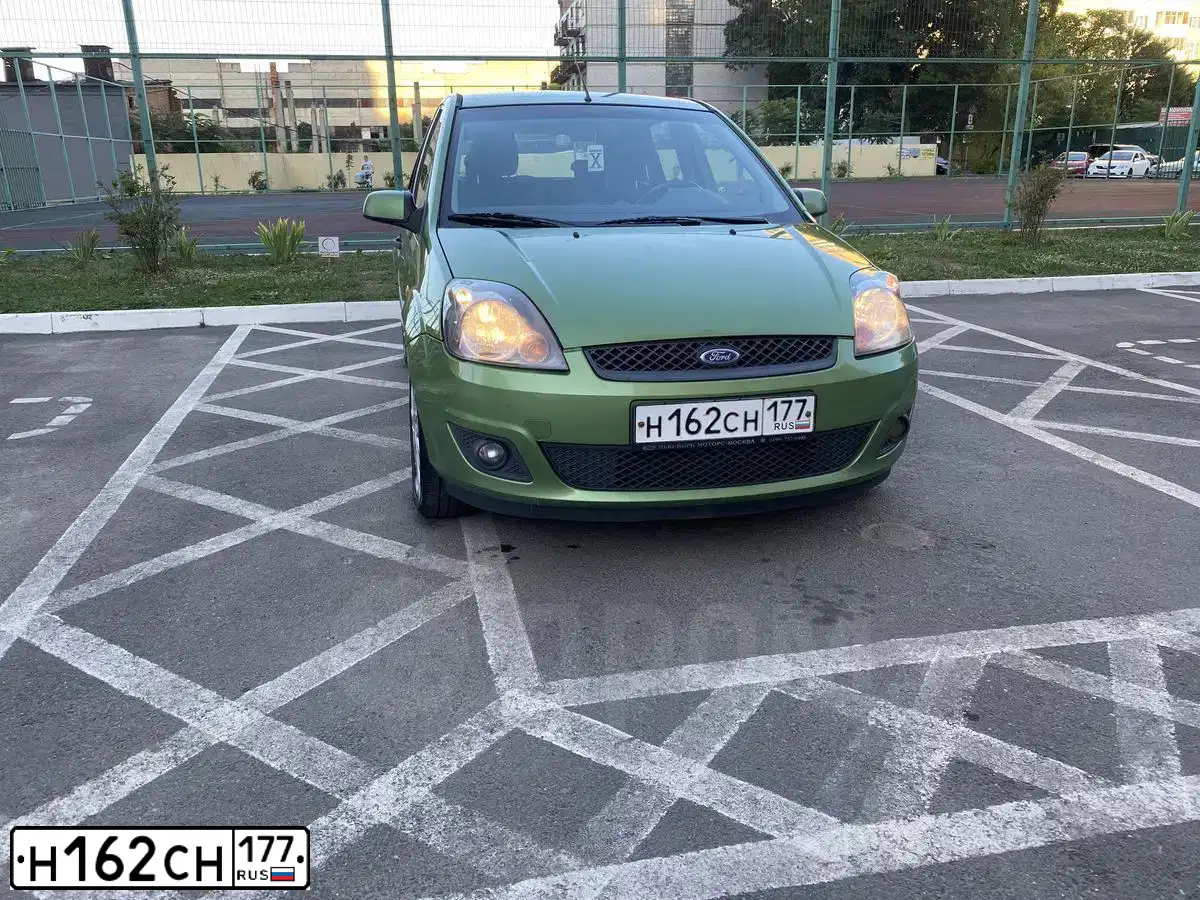 Фото автомобиля FORD FIESTA / ASPIRE, 2006 — госномер В611КС193. Цвет: ЗЕЛЕНЫЙ