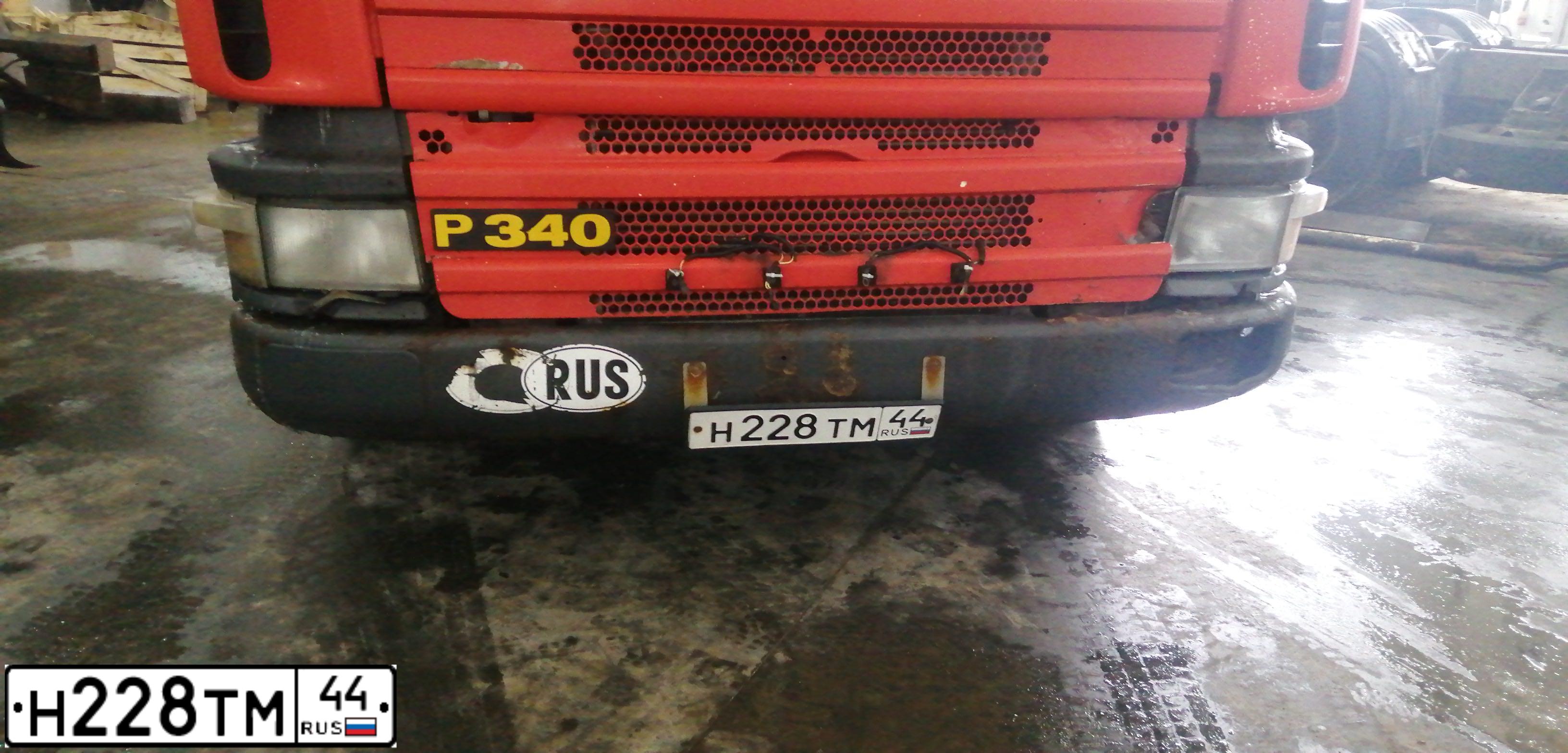 Фото автомобиля SCANIA SERIE P /4X2/, 2006 — госномер Н228ТМ44. Цвет: Красный