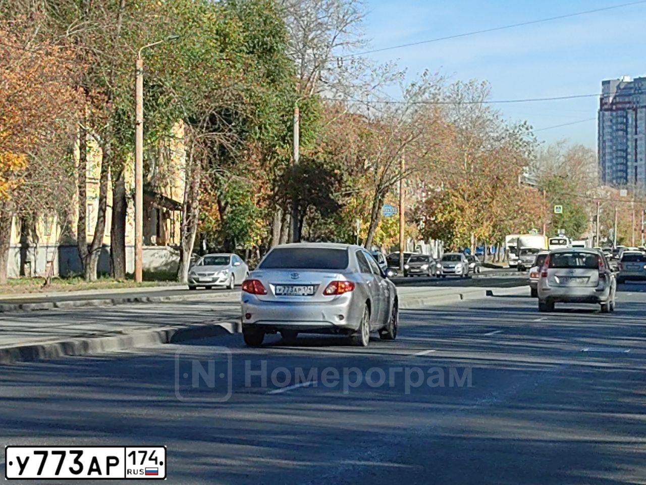 Фото автомобиля TOYOTA COROLLA, 2007 — госномер У773АР174. Цвет: СЕРЕБРИСТЫЙ