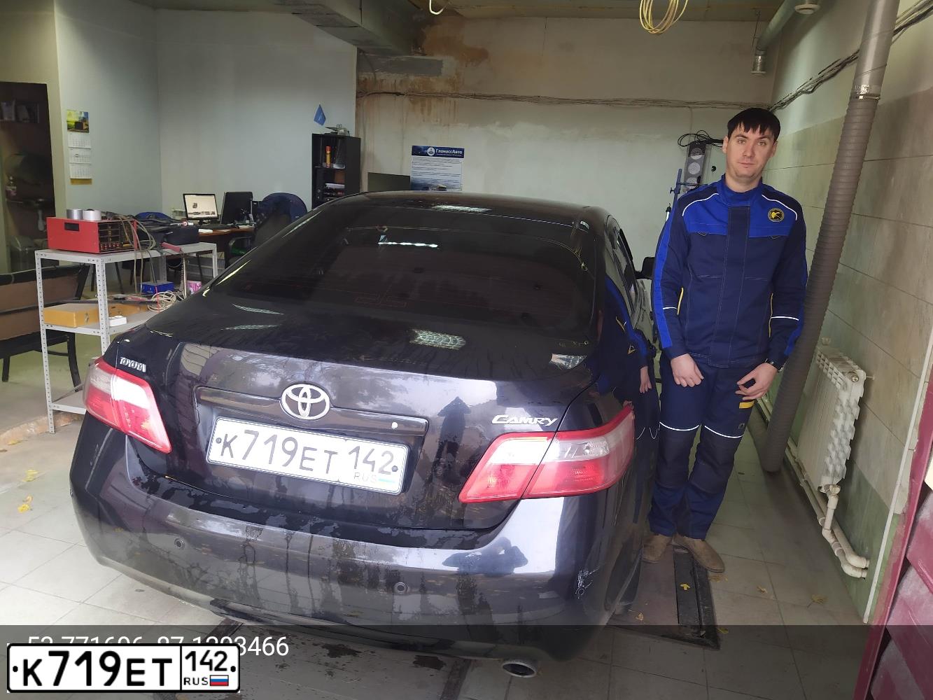 Фото автомобиля TOYOTA CAMRY, 2006 — госномер К719ЕТ142. Цвет: ЧЕРНЫЙ