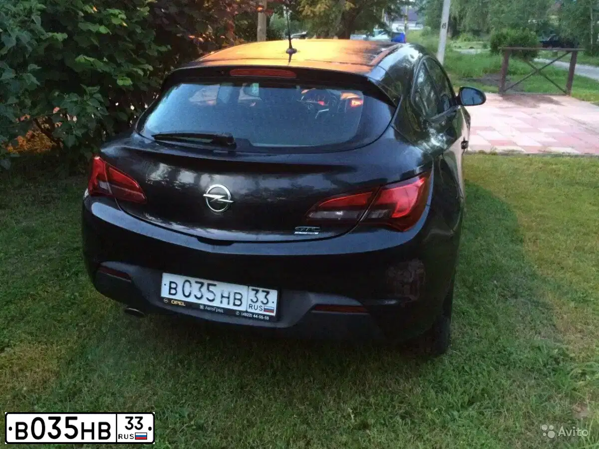 Фото автомобиля OPEL ASTRA, 2012 — госномер В035НВ33. Цвет: ЧЕРНЫЙ