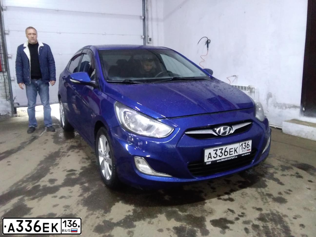 Фото автомобиля HYUNDAI SOLARIS, 2012 — госномер К271УУ790. Цвет: ТЕМНО-СИНИЙ
