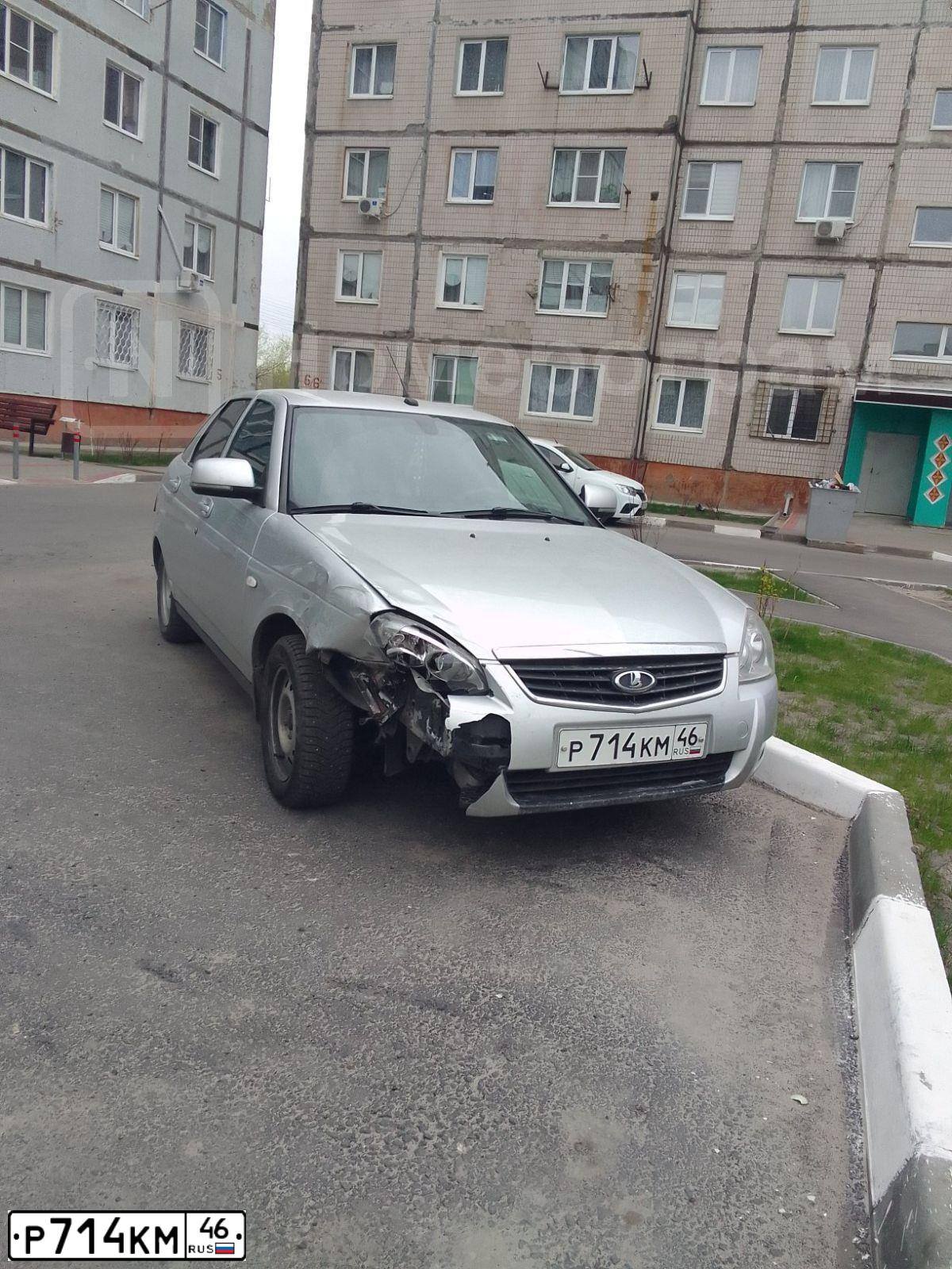 Фото автомобиля LADA 2172 PRIORA, 2012 — госномер Р714КМ46. Цвет: Светло-Серебристый металлик