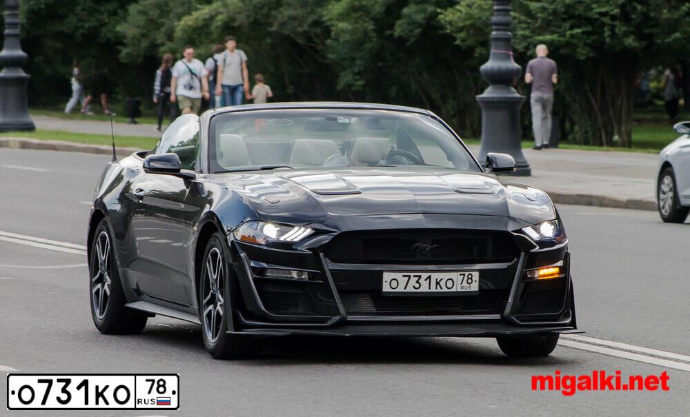 Фото автомобиля FORD MUSTANG, 2017 — госномер Т995КУ198. Цвет: ЧЕРНЫЙ