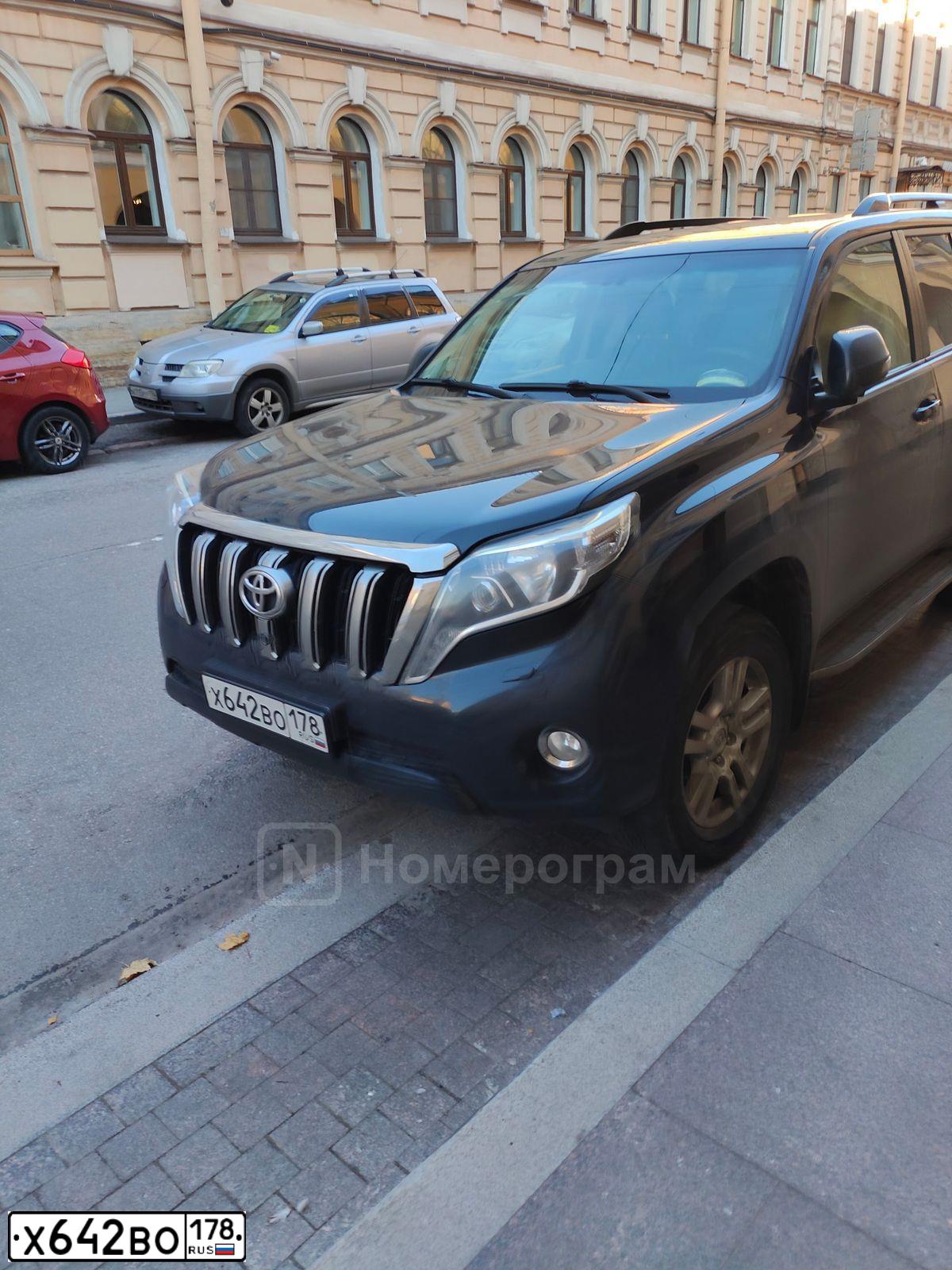Фото автомобиля TOYOTA LANDCRUISER, 2014 — госномер О290ХЕ47. Цвет: ЧЕРНЫЙ