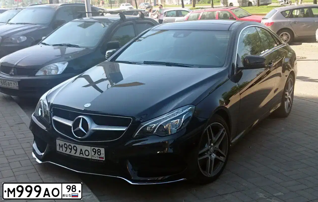 Фото автомобиля MERCEDES-BENZ E-CLASS, 2014 — госномер О049УА198. Цвет: ЧЕРНЫЙ