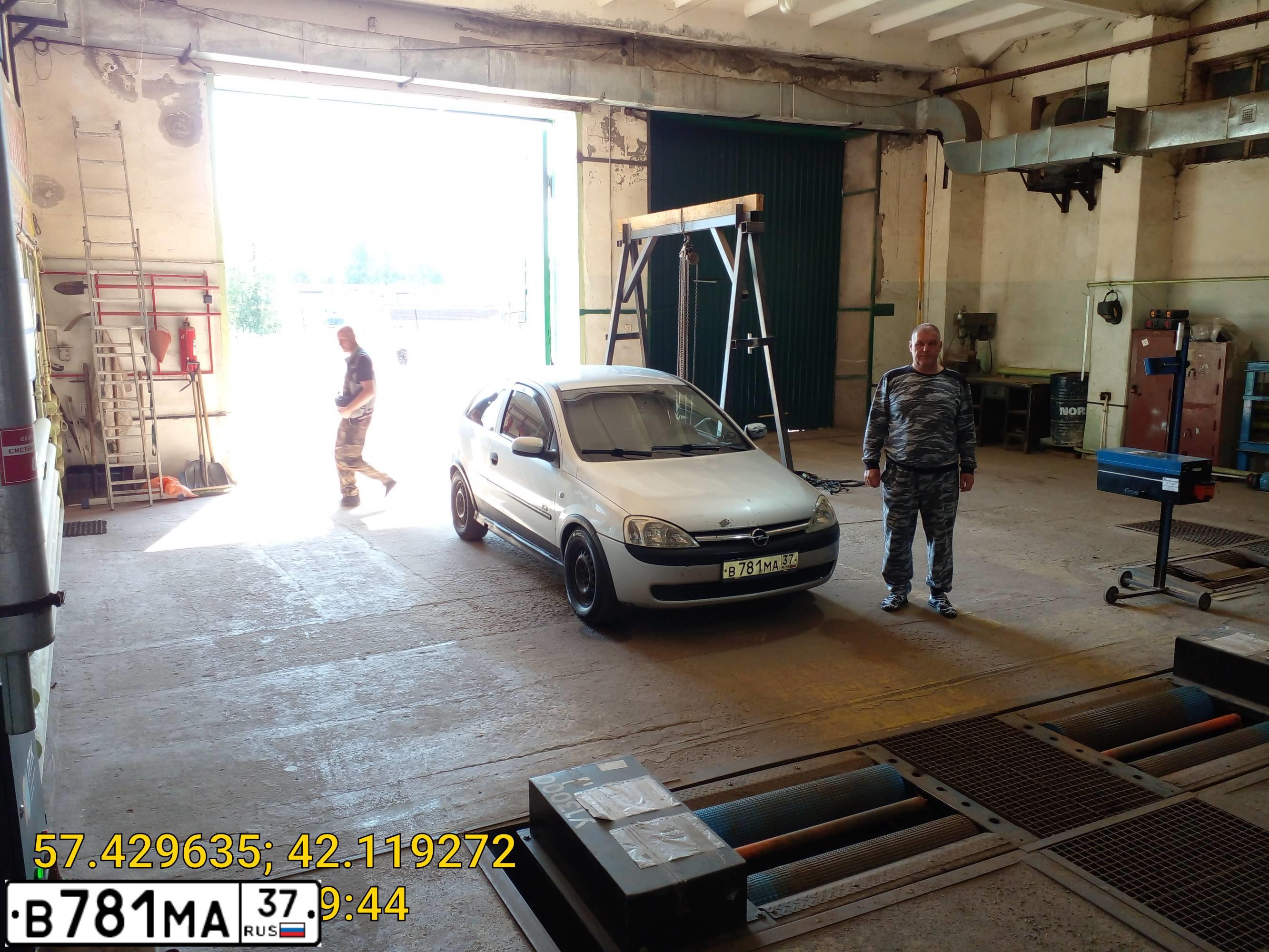 Фото автомобиля OPEL CORSA, 2003 — госномер В781МА37. Цвет: СВЕТЛО-СЕРЫЙ