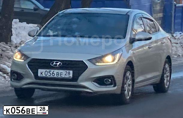 Фото автомобиля HYUNDAI SOLARIS, 2018 — госномер М080МА19. Цвет: БЕЖЕВЫЙ