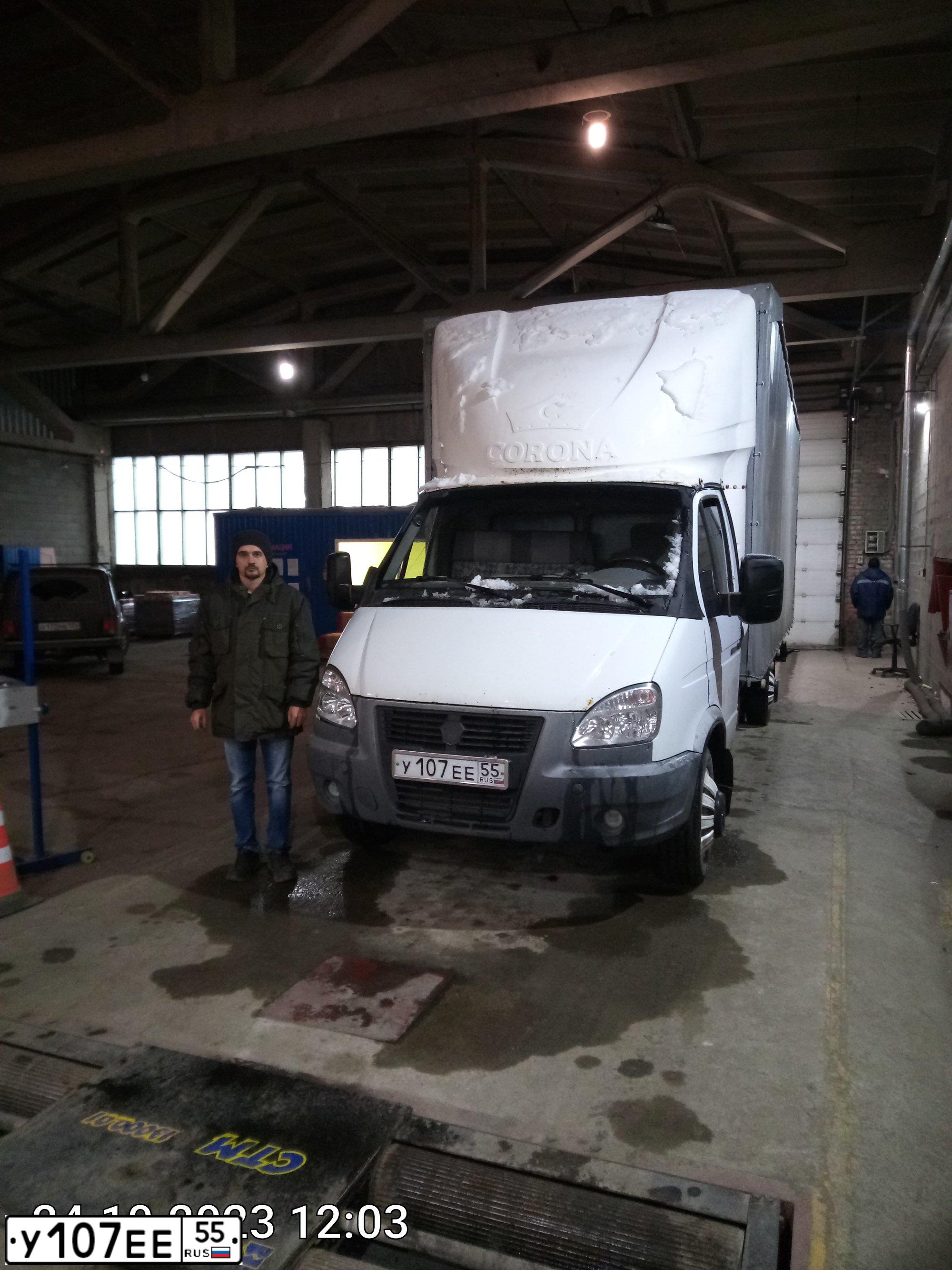 Фото автомобиля GAZ 2775 EL, 2006 — госномер У107ЕЕ55. Цвет: БЕЛЫЙ
