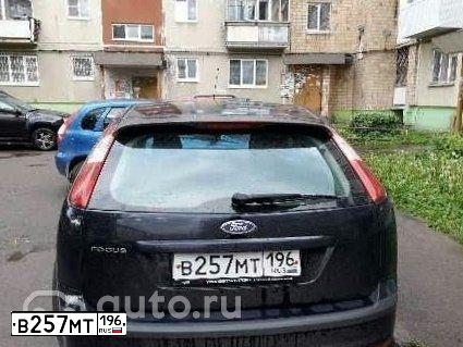 Фото автомобиля FORD FOCUS, 2005 — госномер Е939ТК196. Цвет: ТЕМНО-СИНИЙ