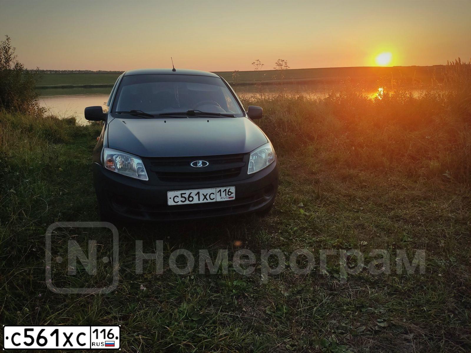 Фото автомобиля LADA 2190 GRANTA, 2013 — госномер С561ХС116. Цвет: СЕРЕБРИСТО-СЕРЫЙ