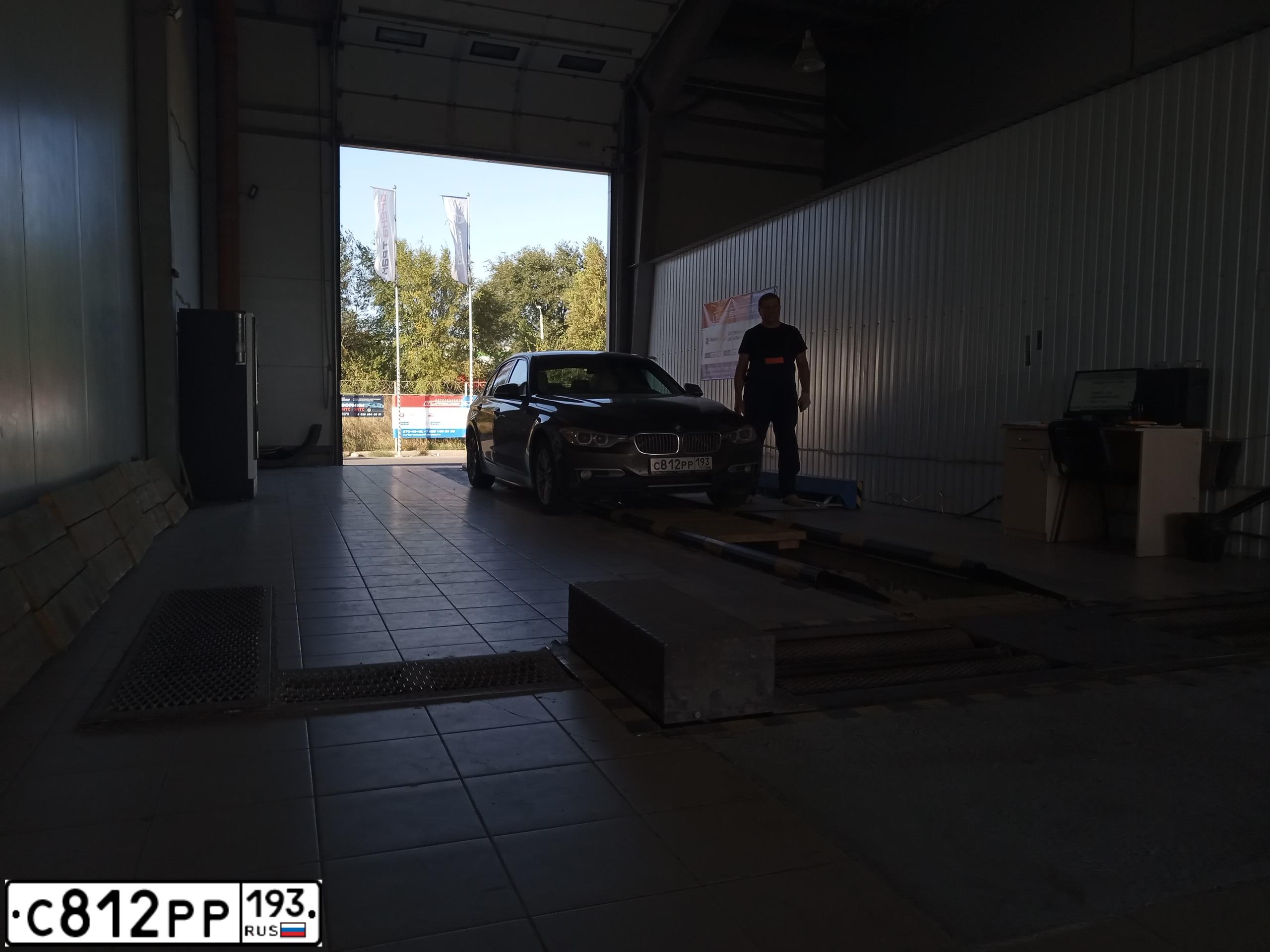 Фото автомобиля BMW SERIE 3, 2012 — госномер К409КС122. Цвет: БЕЖЕВЫЙ ТЕМНЫЙ