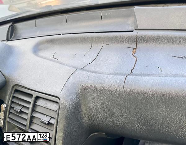 Фото автомобиля LADA 2112, 2004 — госномер Е572АА123. Цвет: СВЕТЛО-СЕРЕБ МЕТАЛЛ
