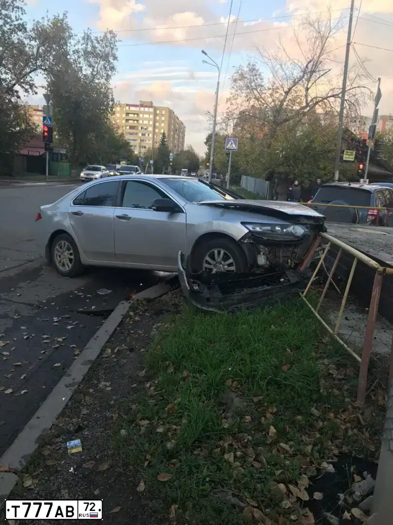 Фото автомобиля TOYOTA RAV4, 2018 — госномер Т777АВ72. Цвет: БЕЛЫЙ ПЕРЛАМУТР