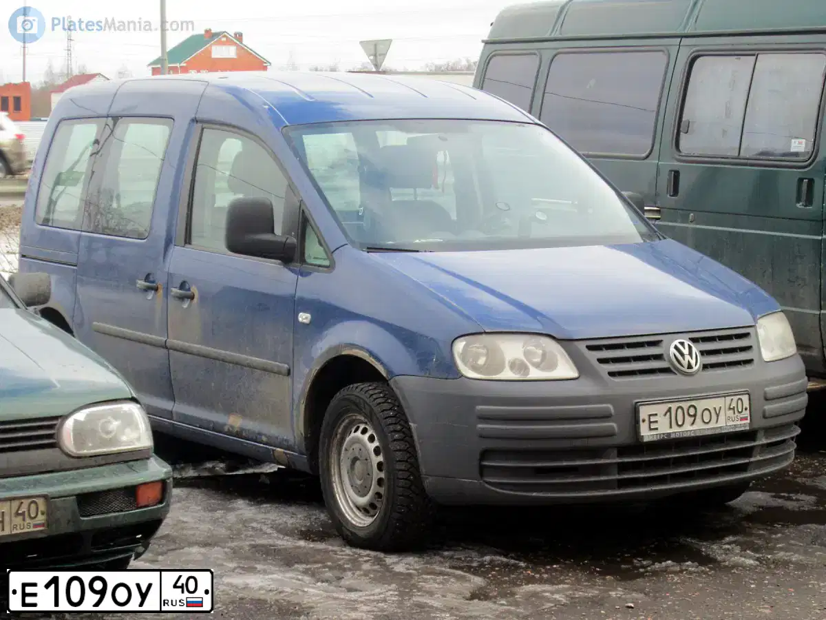Фото автомобиля VOLKSWAGEN CADDY, 2006 — госномер Е109ОУ40. Цвет: Темно-синий