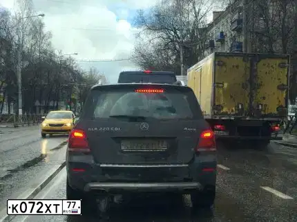 Фото автомобиля SKODA FELICIA, 1998 — госномер К072ХТ77. Цвет: Красный