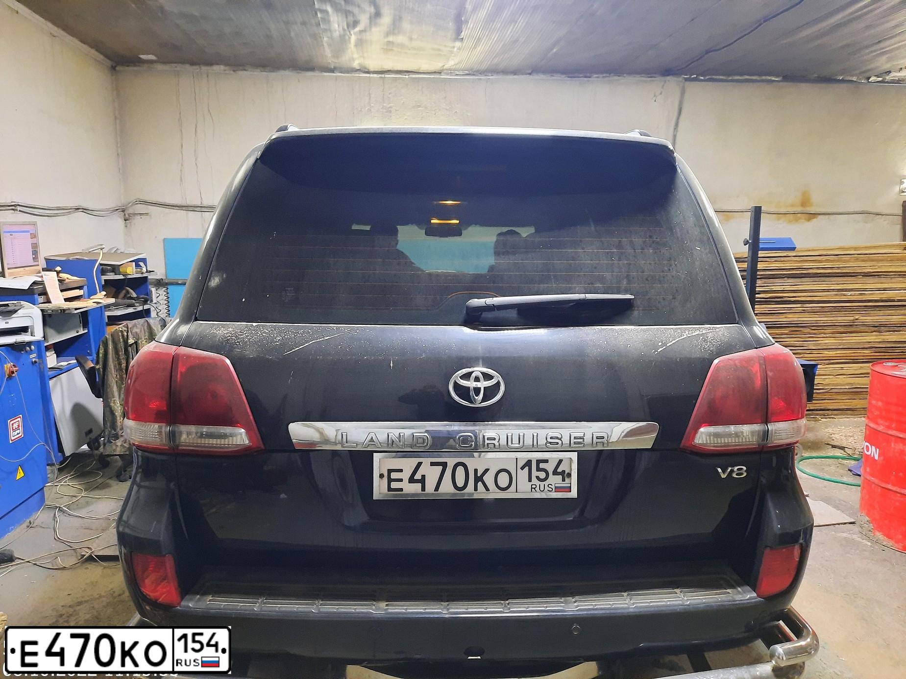 Фото автомобиля TOYOTA LANDCRUISER 200, 2008 — госномер В031АК122. Цвет: ЧЕРНЫЙ